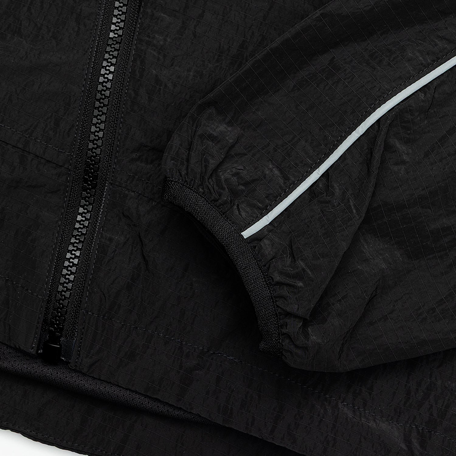 YUTHTECH WINDBREAKER